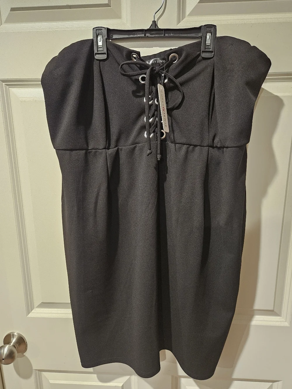 NWT Strapless bodycon mini dress with a lace-up front. - Picture 4 of 5